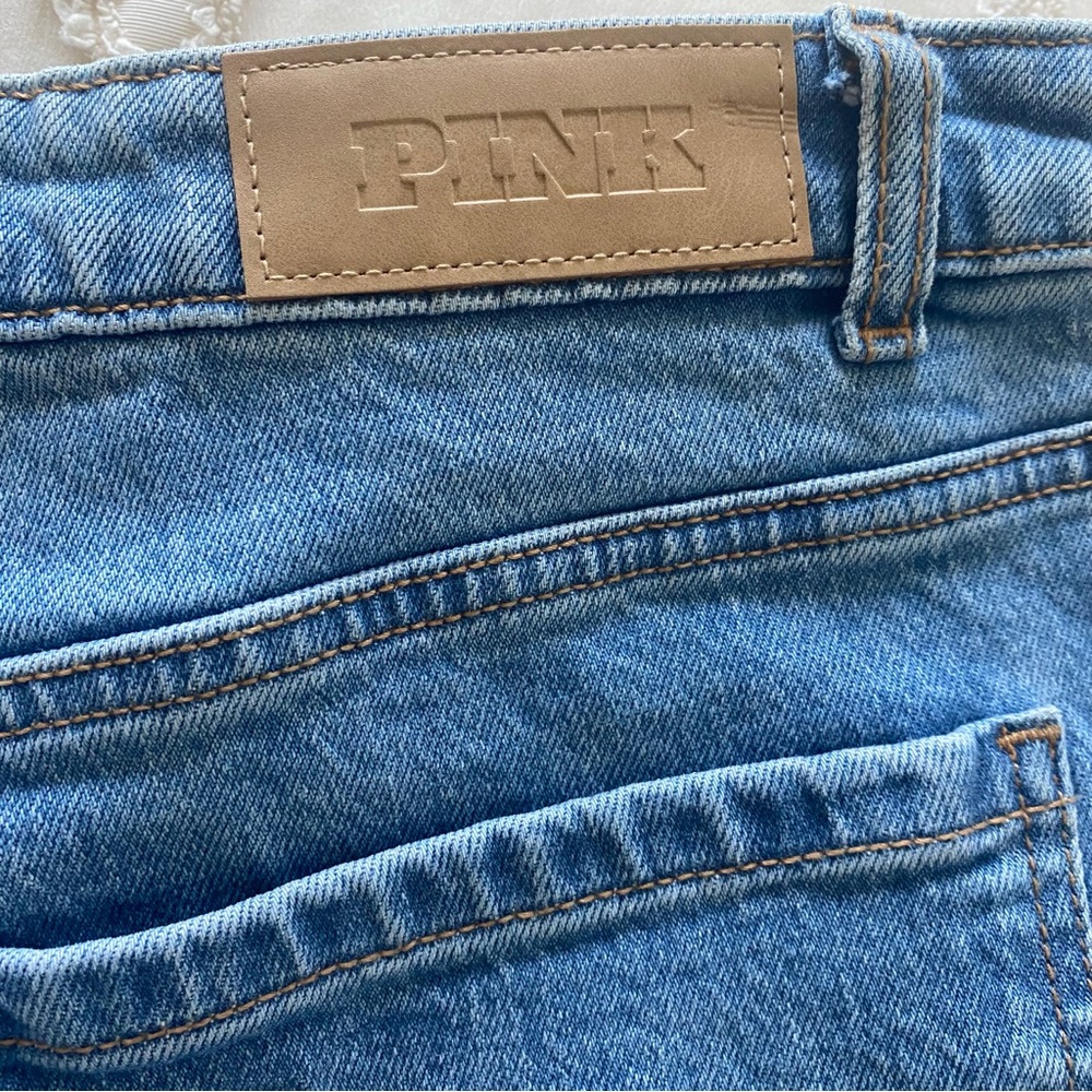 Classic High-Waist Women's Blue Jeans - Picture 9 of 9